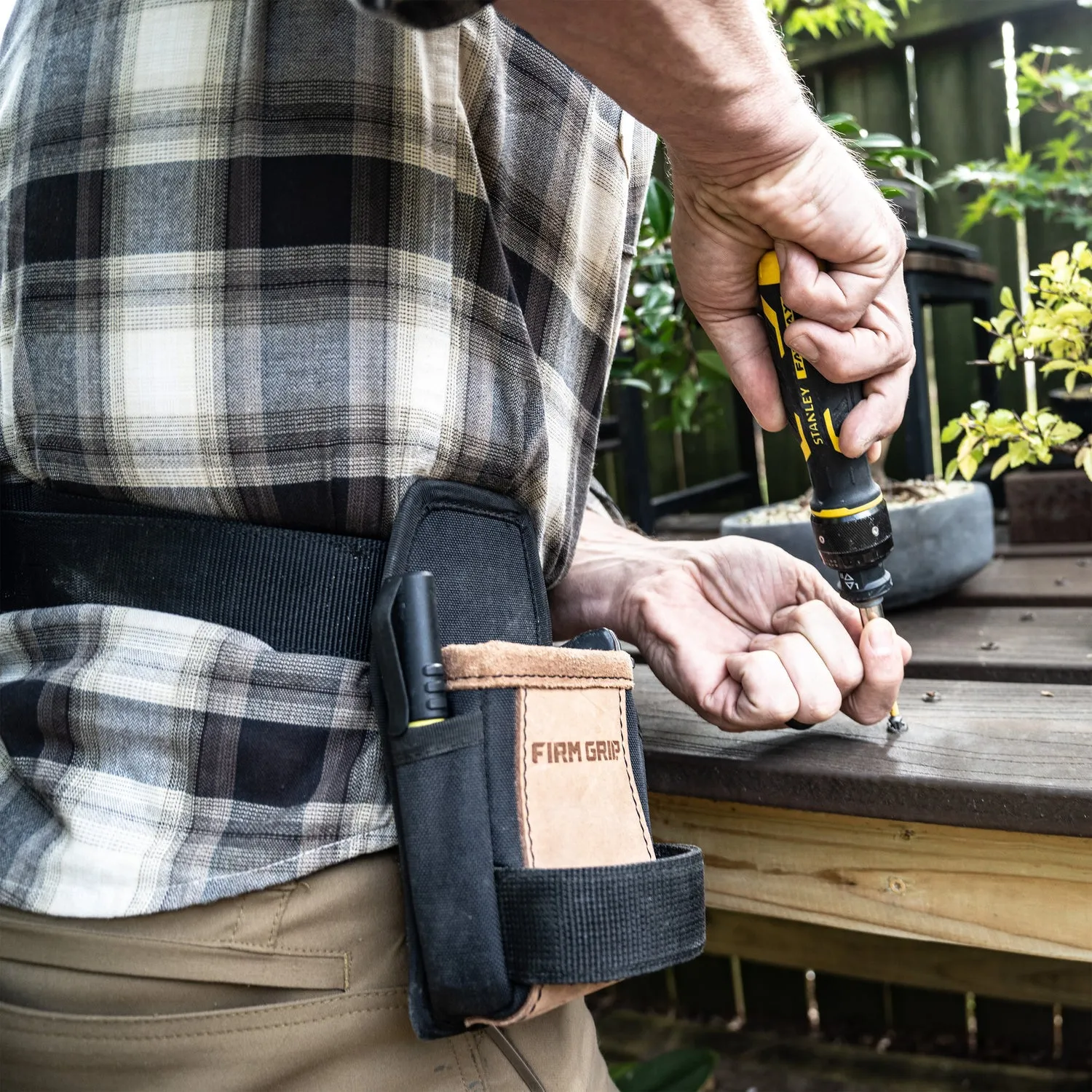 COMPACT UTILITY POUCH